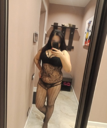 Умелая красотка предлагает тебе расслабляющий массаж и море удовольствия. Приезжай ко мне, и ты окунешься в атмосферу страсти и наслаждения. 2357, 40 лет